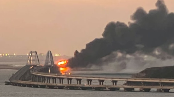 重磅！克里米亚大桥爆炸后恢复通车