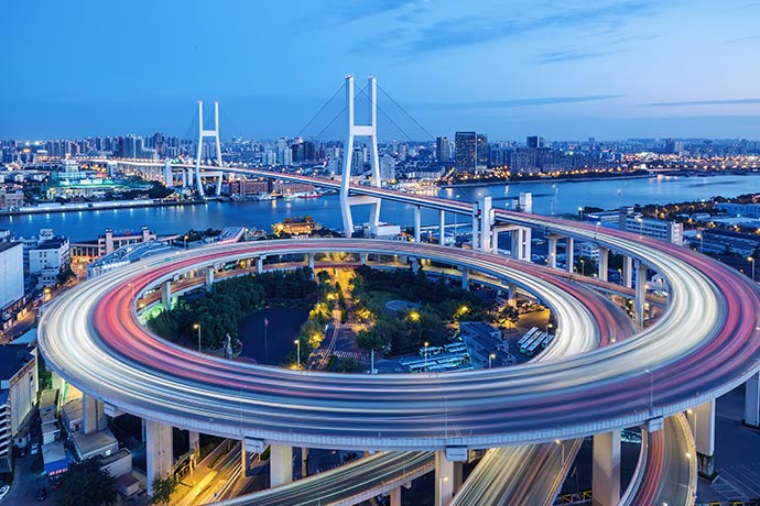 穿透2025年报：谁是穿越周期的价值掌舵者？