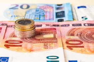 欧洲央行传“鹰声”! 管委: 2023年初可能加息 欧元获提振上涨
