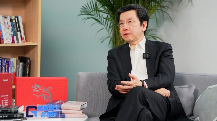 失业、硅基生命控制碳基生命……李开复如何看待AI 进化隐忧？
