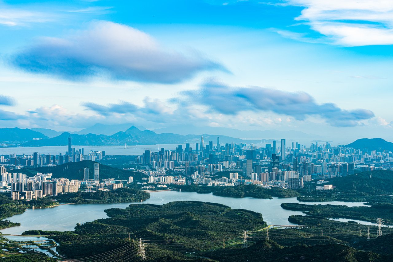 香港楼市“刹车”！买房8年，亏两百多万