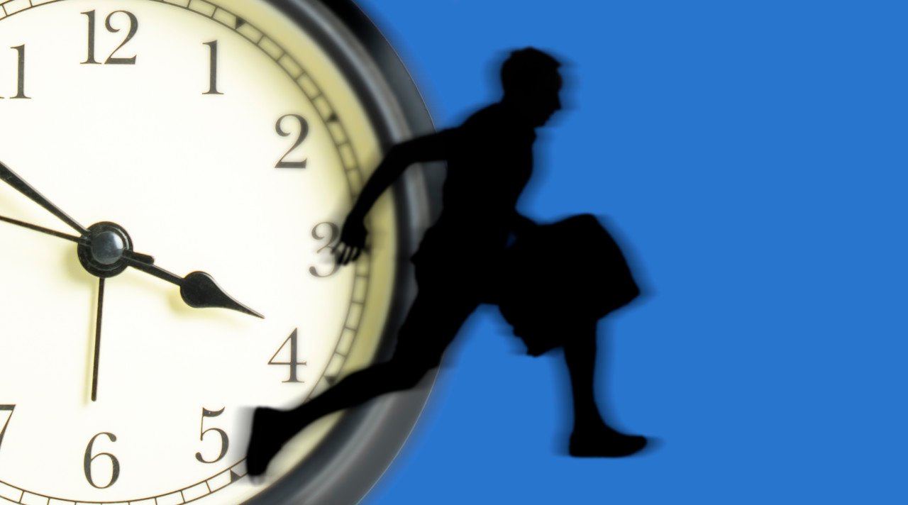 日股重挫5%，日本东证指数ETF、日经225ETF等跌逾4%