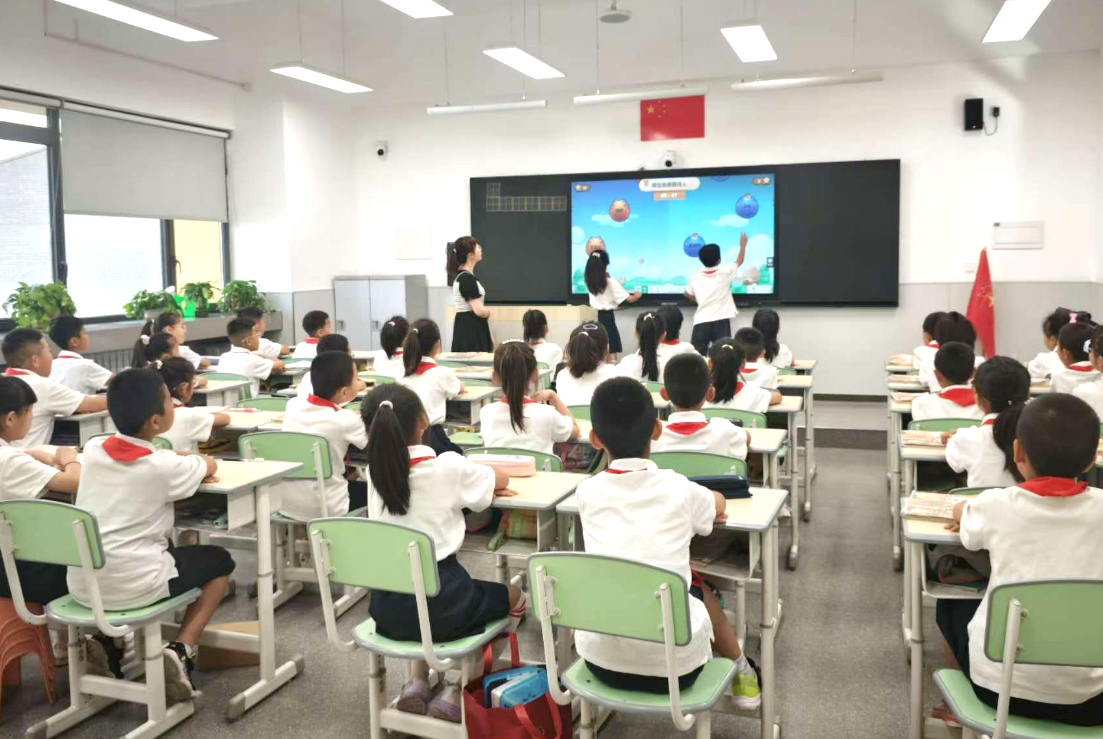 打造省级“智慧教育标杆校”，兰州东郊学校与海康威视的数智实践