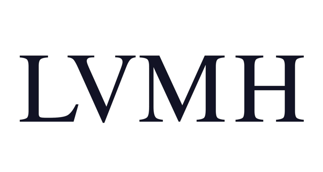 巴黎圣母院重开背后：LVMH捐赠2亿欧元助力修复，奢侈品牌与文化交融引发争议