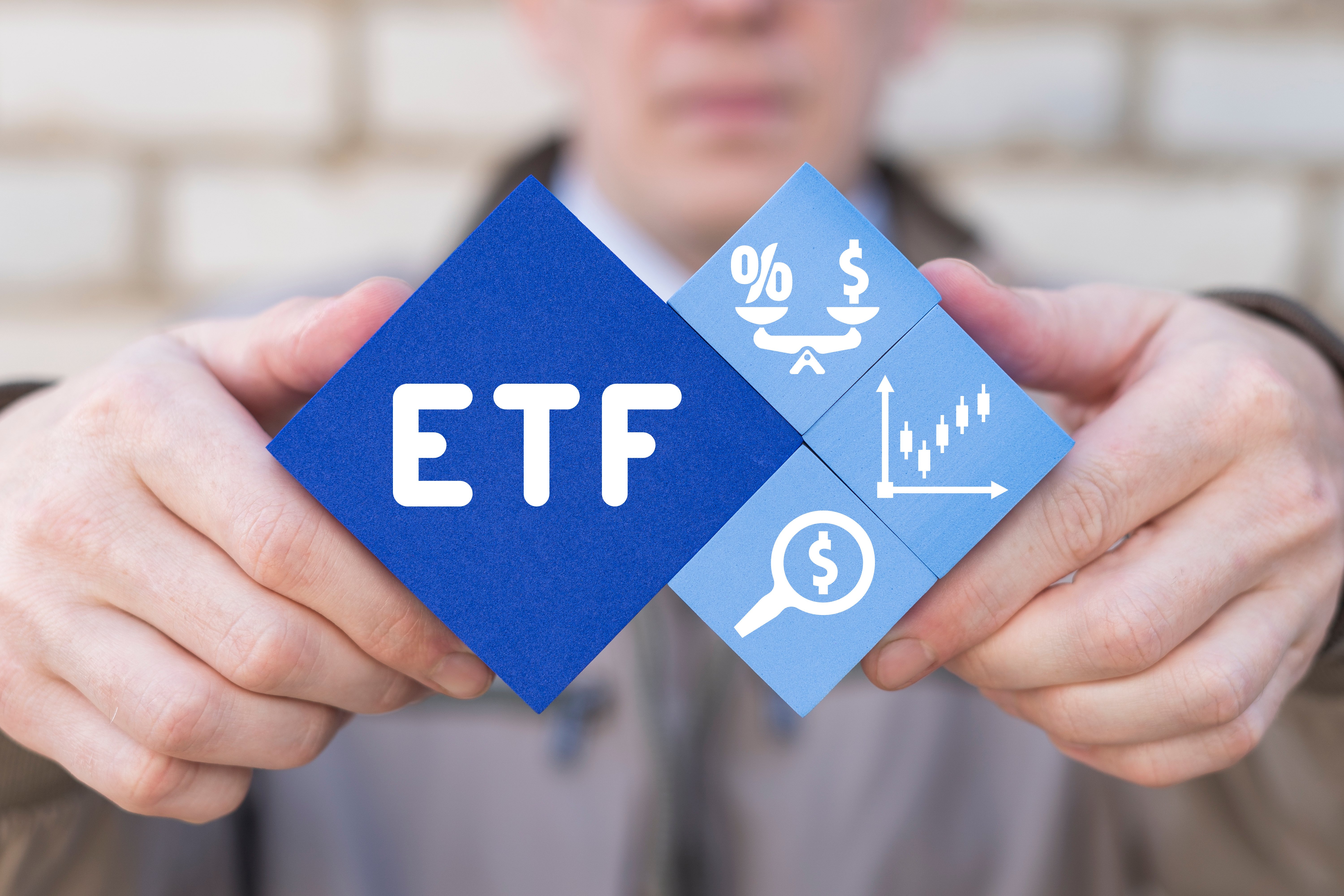 十大核心ETF2024年涨超15%，纳指ETF年度涨幅第一，科创100ETF华夏蓄势待发