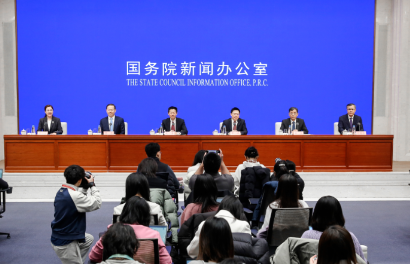 重磅！你有一笔“养命钱”已入市，总资金规模接近一个大北京，2025年继续加码