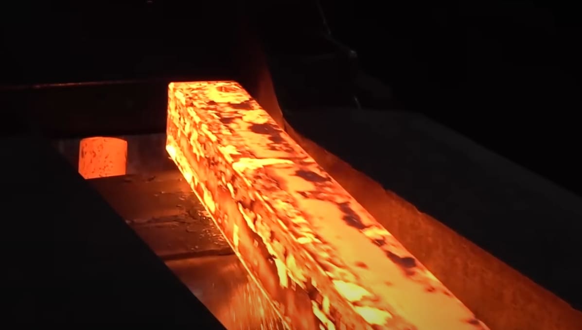 特朗普宣布对进口钢铝加征25%关税，韩国钢铁股大跌3.6%，汽车行业受冲击