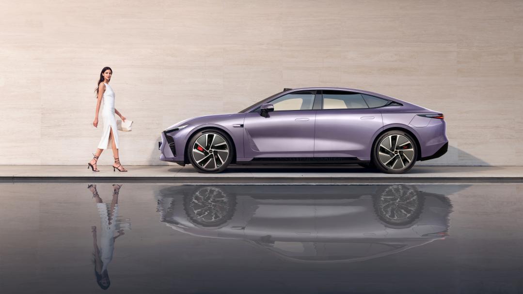 2025“科技新豪华” 领衔力作，星纪元ES增程版预售16.28万元起，破局增程市场