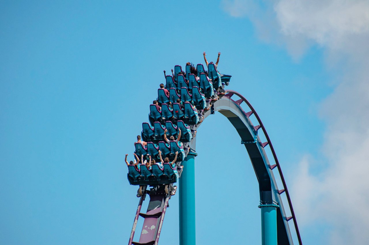 科技股疯狂“过山车”，小米股价巨震！雷军一度登顶中国新首富？