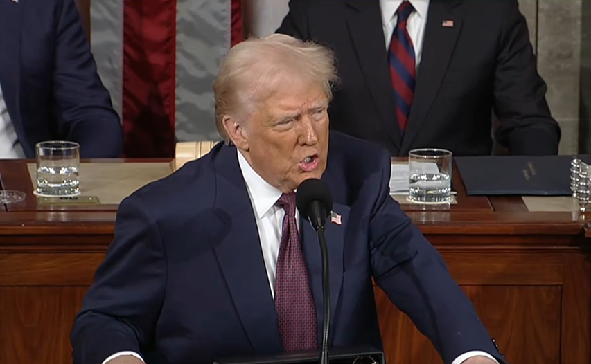 直击特朗普最新讲话：呼吁废除《芯片法案》、4月2日起实施对等关税...