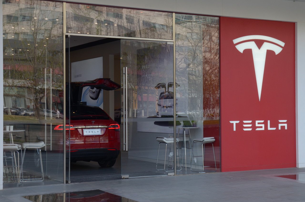 “特朗普关税”误伤友军，特斯拉警告：或成报复性关税目标