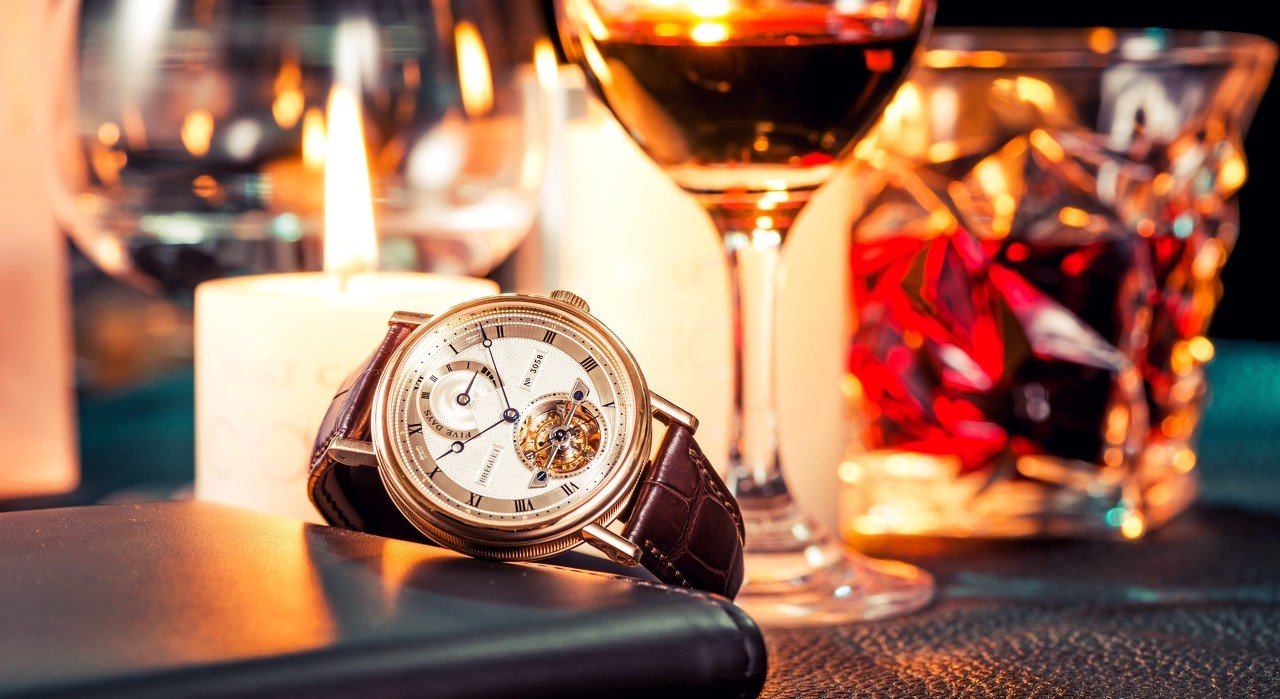 特朗普关税“爆锤”奢侈品巨头？普拉达盘中暴跌，LVMH业绩“警报”！