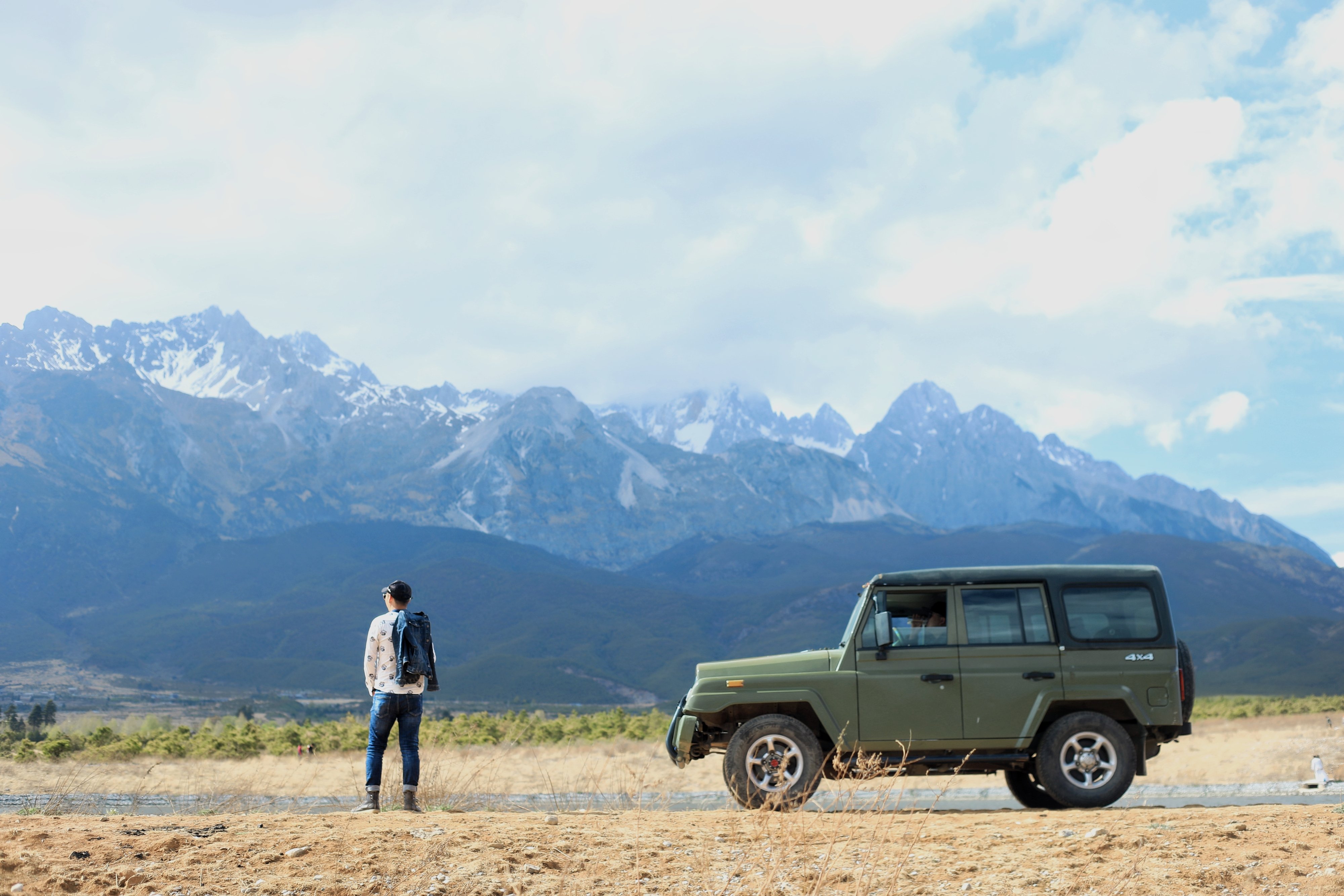 五一旅游热提前引爆：机票、酒店搜索暴涨，旅游酒店板块走强