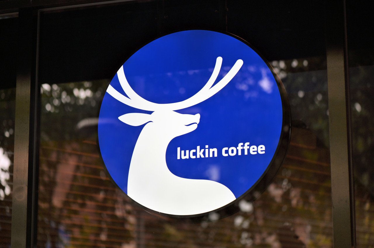 业绩亮眼！瑞幸咖啡Q1营收88亿增超四成，深夜宣布换帅