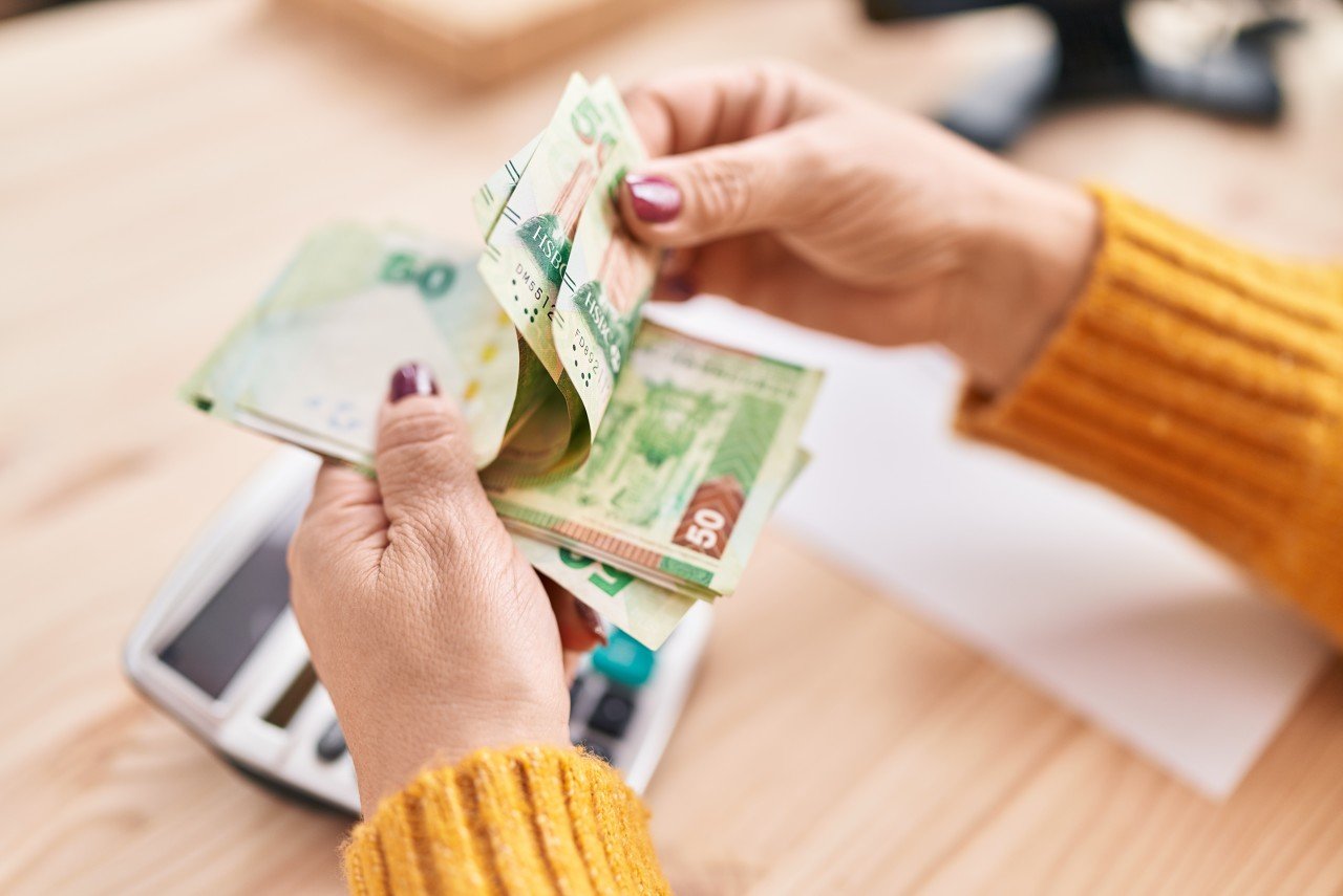 股价直线拉升！渣打集团Q1业绩超预期，维持今明两年业绩指引