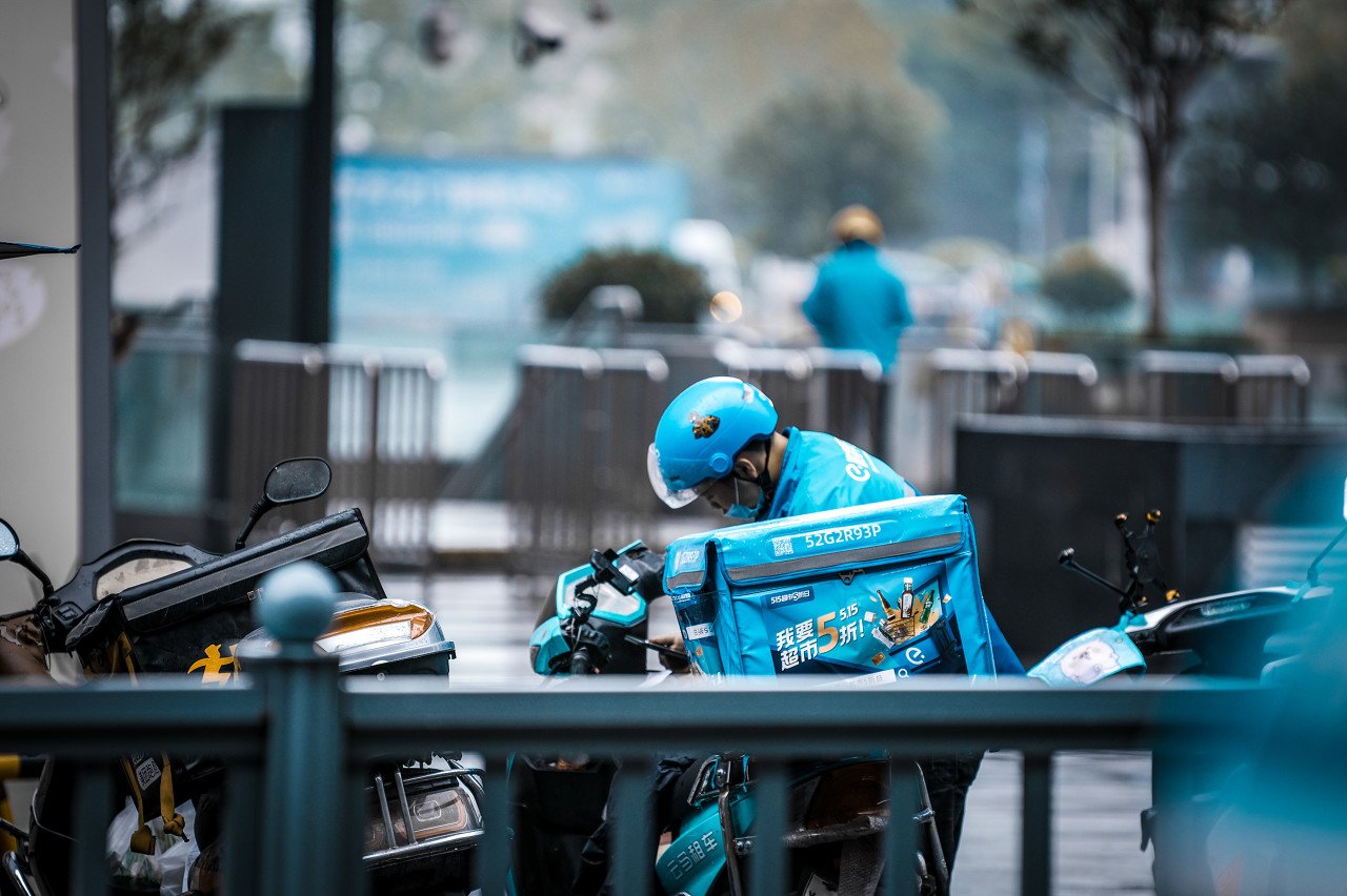 从“价格战”转向“价值战”，饿了么以AI变革跑出增长加速度