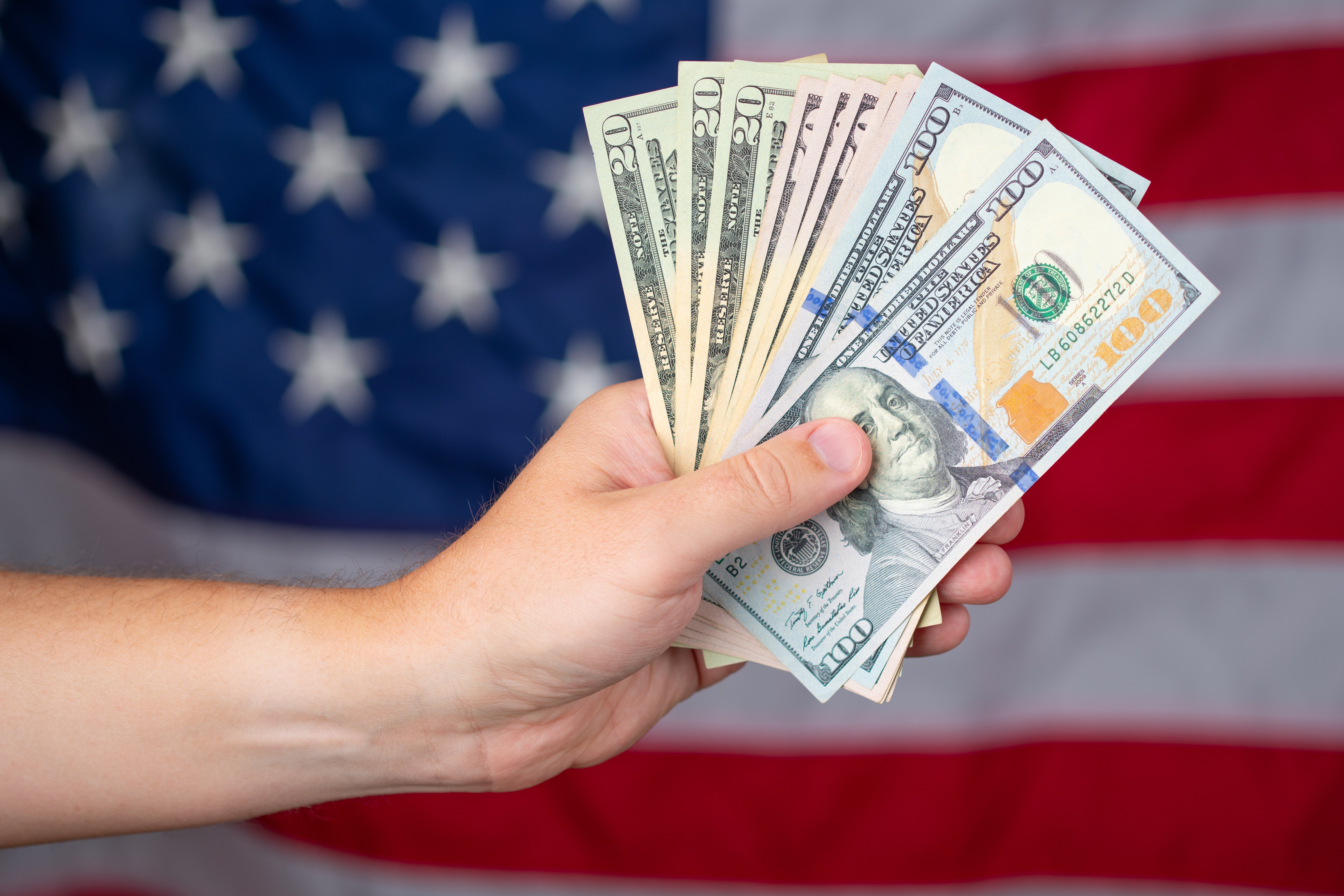 “小非农”爆冷转负！美国6月ADP就业人数骤减3.3万人