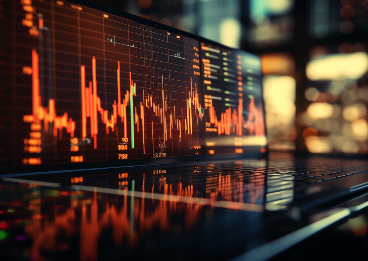 喜报频传！多股上半年业绩高增，“牛市旗手”迎来反攻时刻？