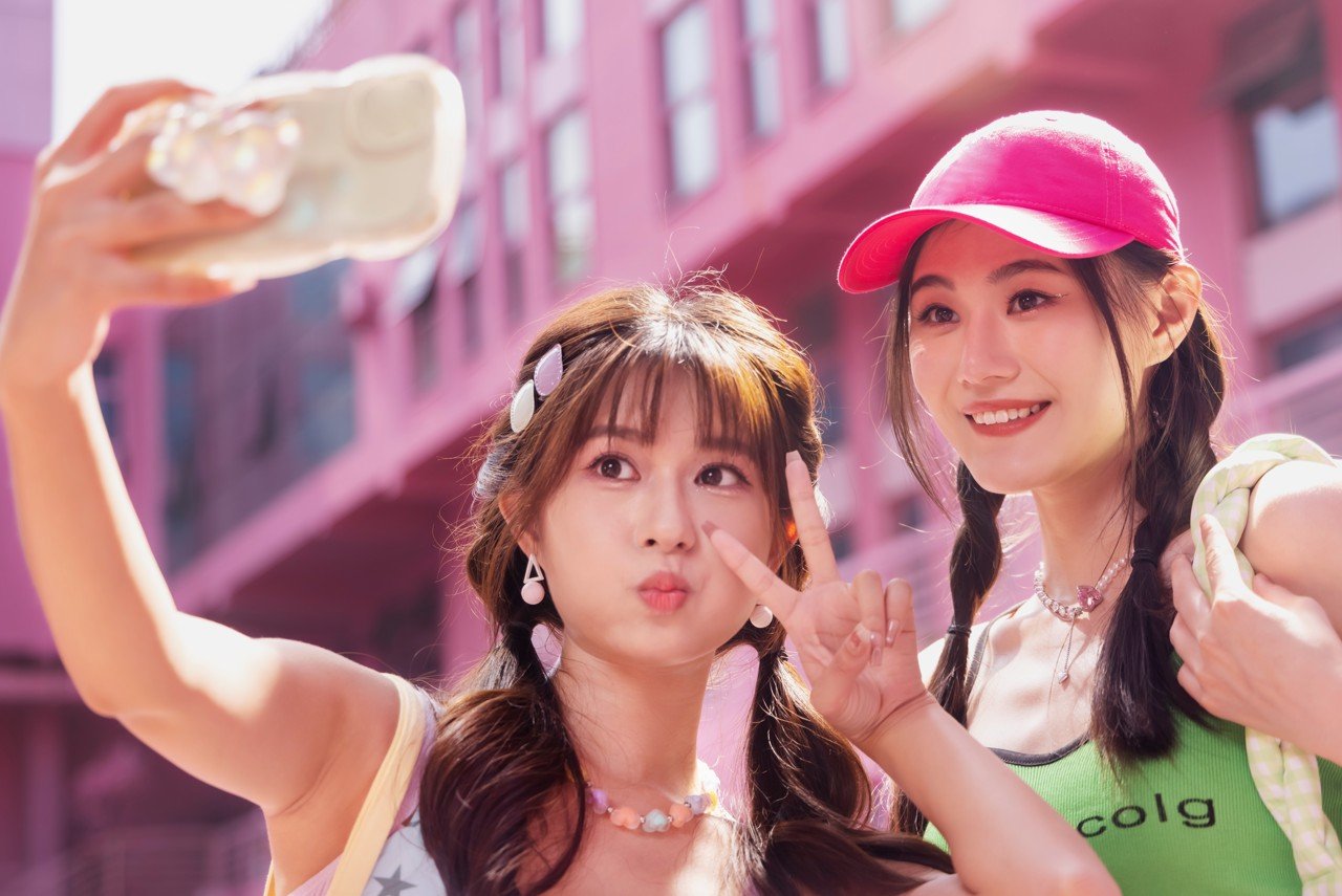 被困在直播间里的年轻一代