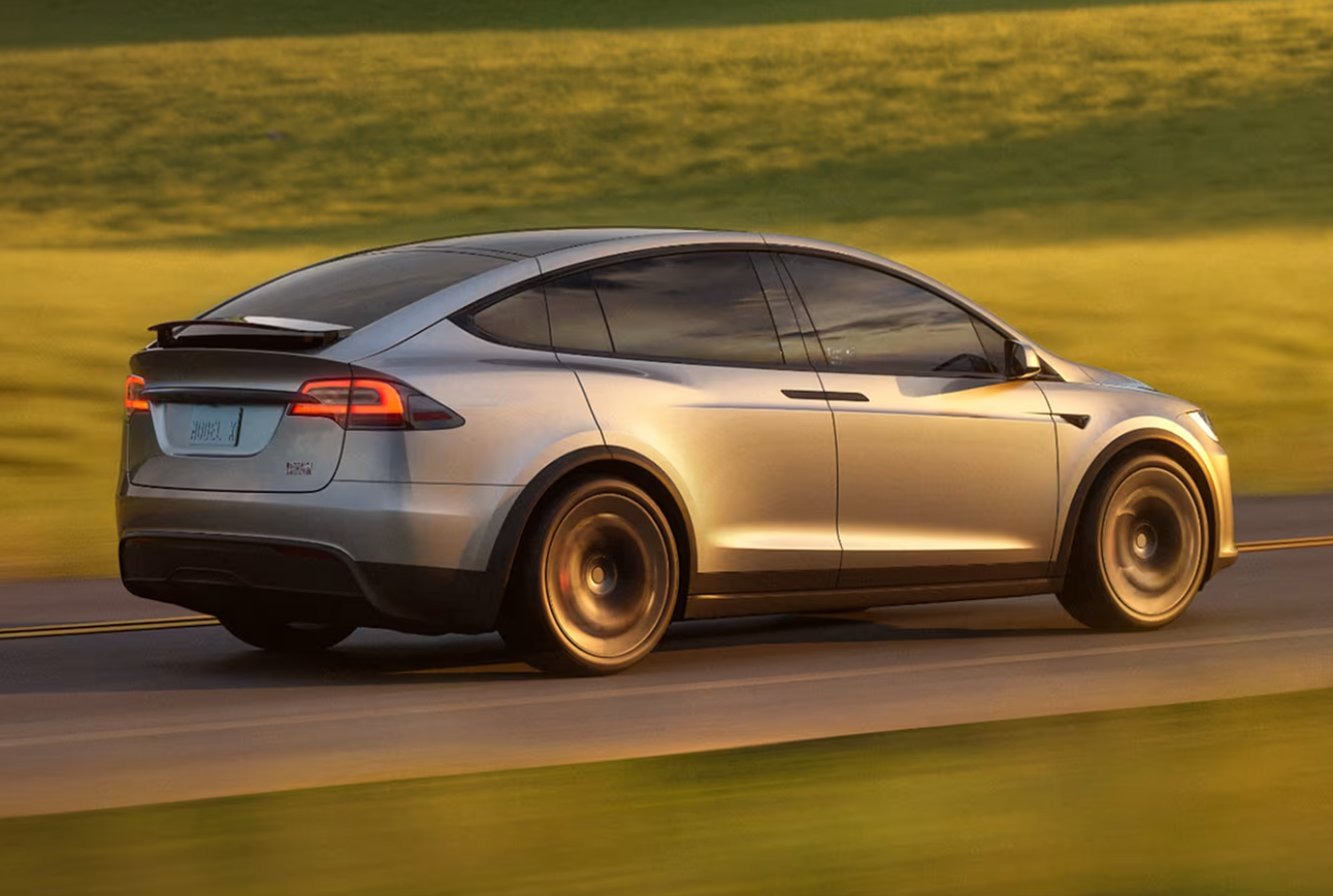 特斯拉面临“艰难时期”！Q2营收、净利润双位数下滑，盘后大跌4%