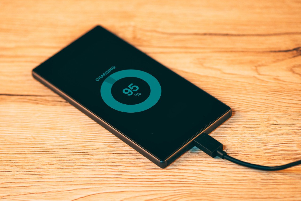 欣旺达赴港IPO，为小米、荣耀供应消费类电池，业绩存在波动