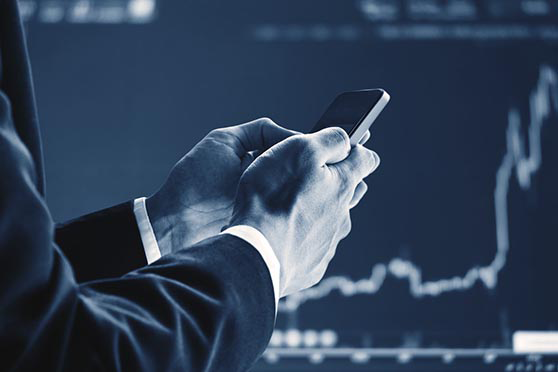 海外收入占比超30%、小游戏成增长极，中手游（0302.HK）战略调整打开盈利新周期