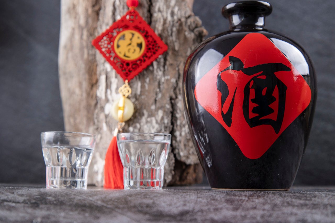 白酒行业触底反弹？中央汇金出手加仓，估值重塑与业绩修复可期