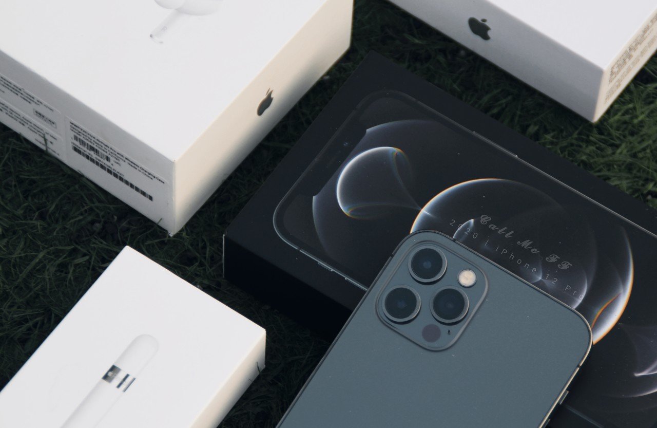 iPhone 17卖爆+Air明日开抢！港A果链概念股应声大涨