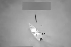 对美国在加勒比海发动军事打击的合法性质疑日增，批评者指责特朗普政府实施法外处决