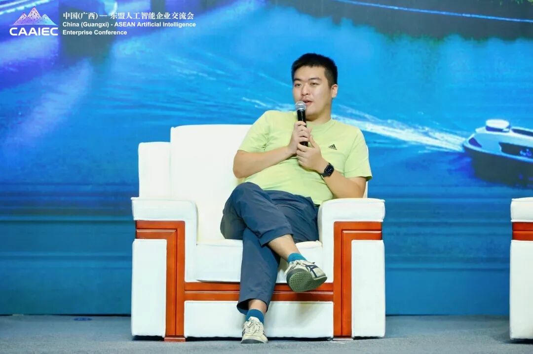 一个人干掉一个团队，他用“AI工作流”撑起千万美元营收