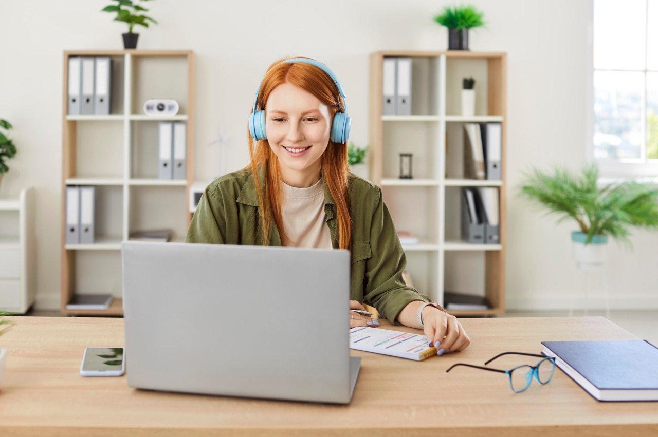 嗨学网赴港IPO，聚焦在线职业能力培训，三年半亏损超6亿