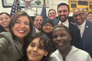 纽约时报长文：曼达尼如何巧妙的分化瓦解纽约权力精英们的阻力，并最终获胜