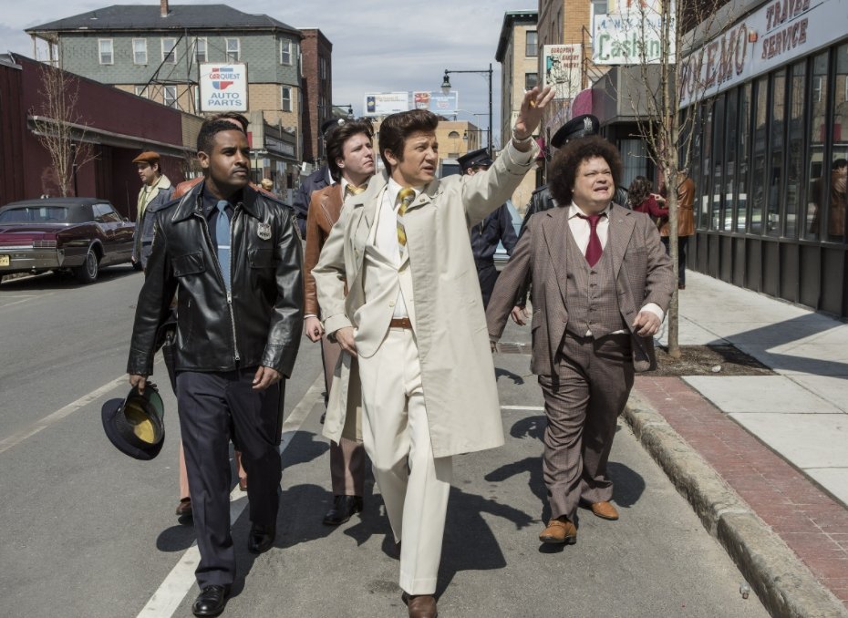 逆势新高！资金大举入场！