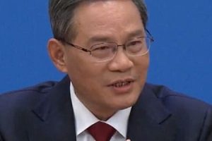 投资下滑之际，中国进一步向私营企业开放多个经济领域，并提高持股上限