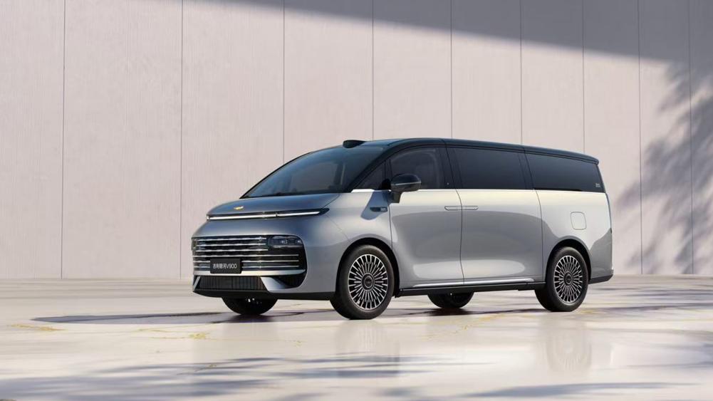 全新标识尽显尊崇 超级AI增程吉利银河 V900首秀