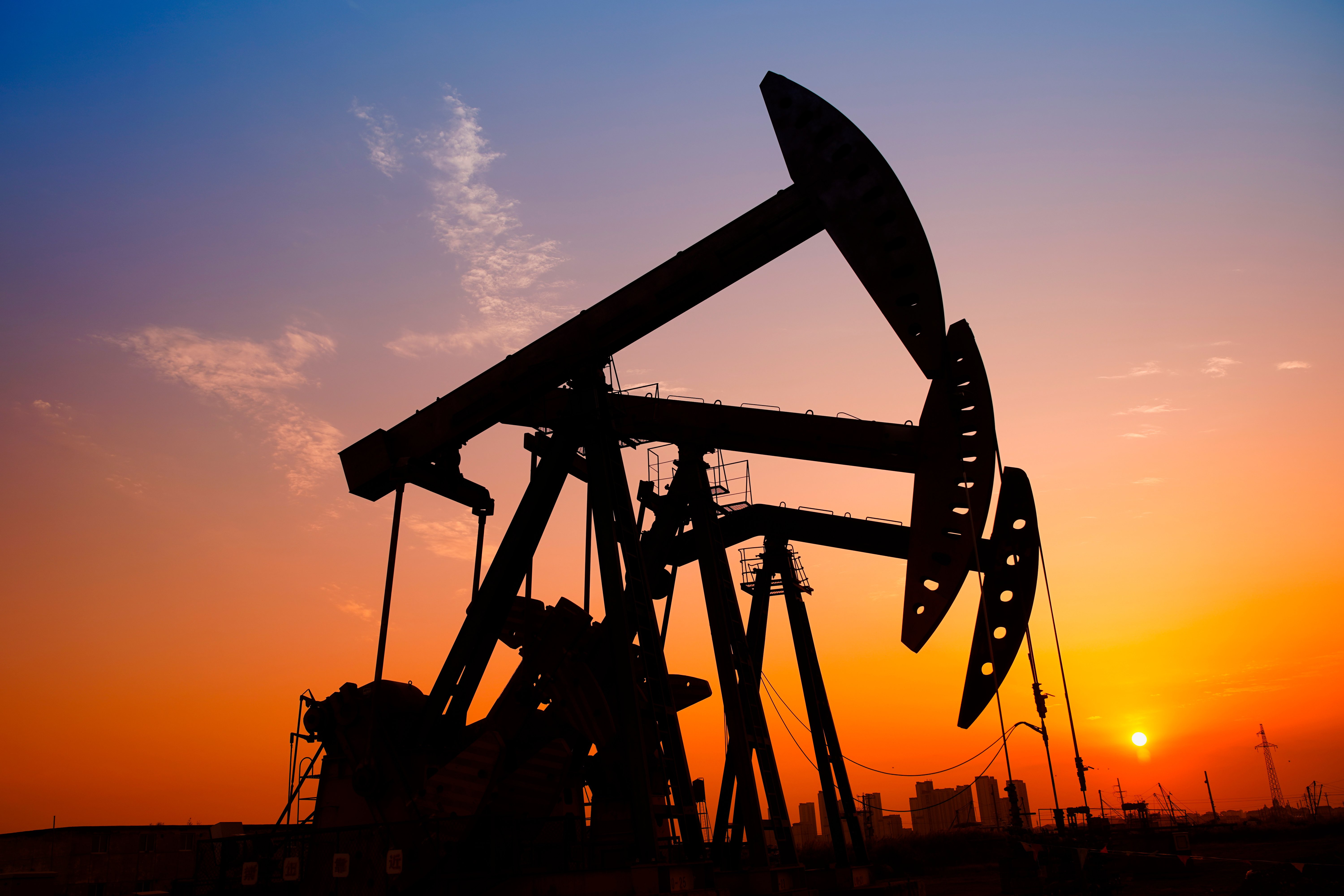 全球石油过剩加剧，OPEC+踩下增产急刹车！