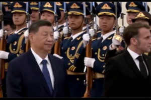 马克龙访华期间警告国际秩序“面临解体风险”，呼吁加强中法合作应对全球挑战