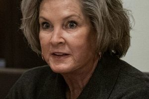 白宫幕僚长苏西·威尔斯接受采访语出惊人：马斯克吸毒，副总统是“阴谋论者”，特朗普进行政治报复