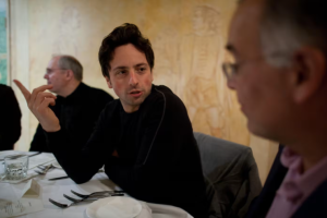 民主党新公布的爱泼斯坦案卷照片中，包括比尔·盖茨和谷歌创始人谢尔盖·布林，还有诺姆·乔姆斯基