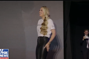 查理·柯克死后的Turning Point USA年度大会以混乱收场，右翼意见领袖更热衷于攻击同道