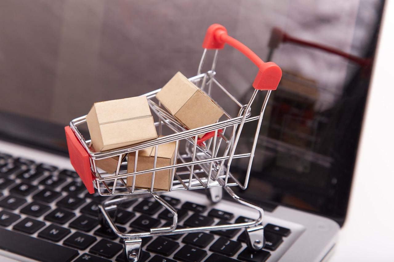 当亚马逊被“围猎”，谁在瓜分新的万亿蛋糕？