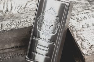 白银先涨后暴跌，几个因素可能将导致更多剧烈波动