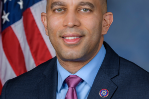 17名众议院共和党议员加入与民主党人阵营，投票支持延长奥巴马医保补贴三年