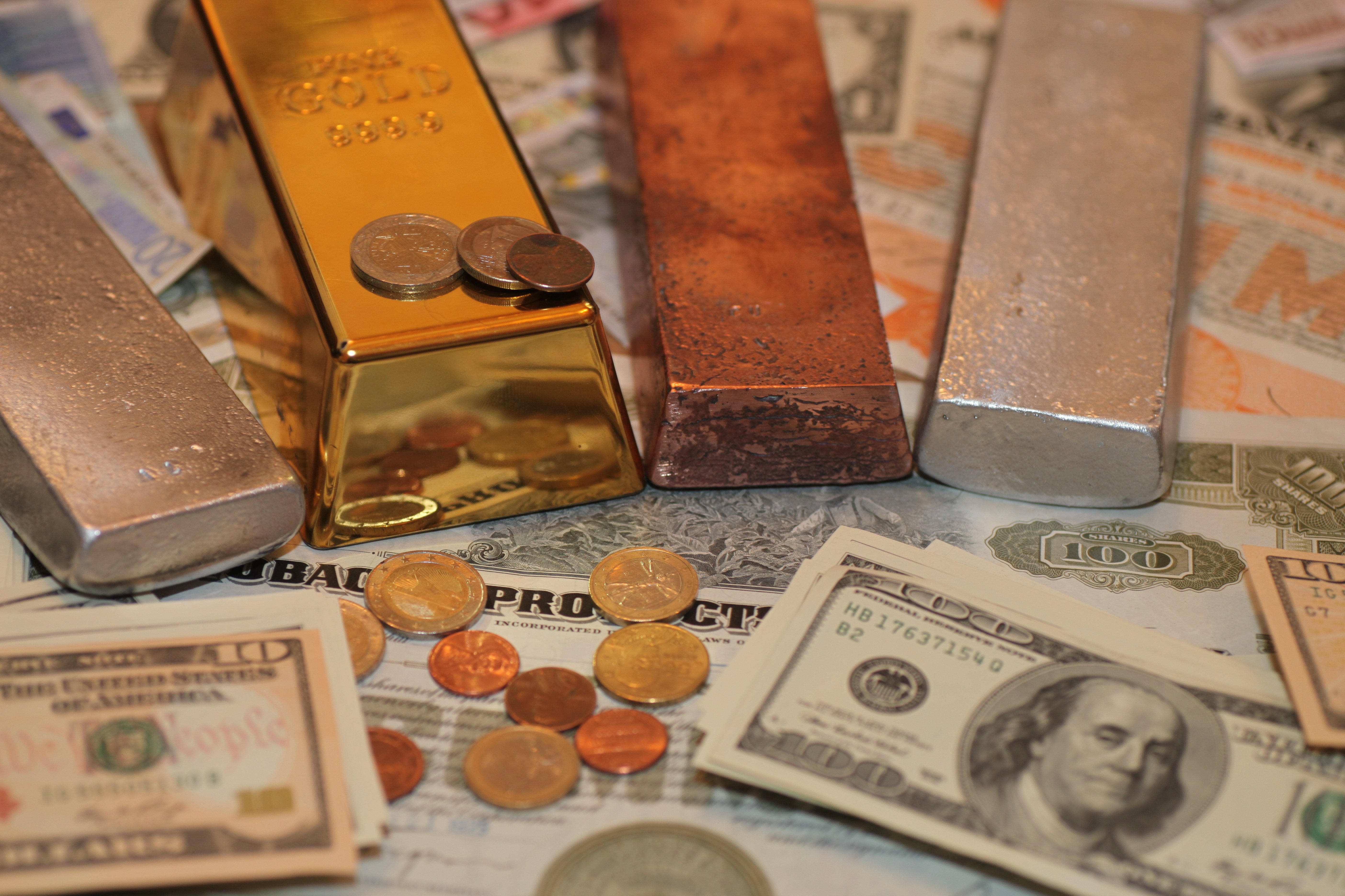 地缘“黑天鹅”群飞，黄金、白银再创新高！