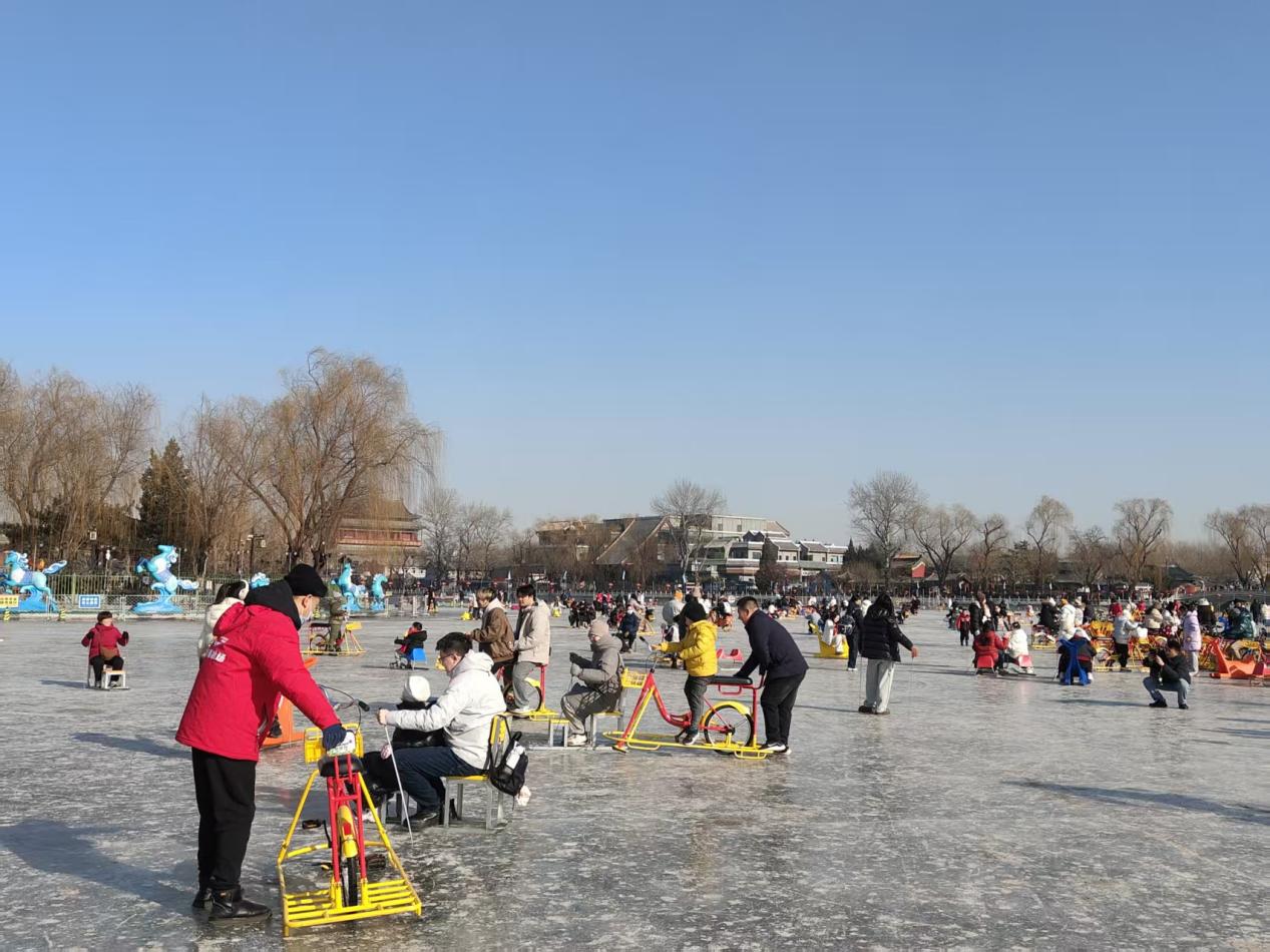 “老北京式”冰雪玩法爆红，同程旅行与什刹海等多家冰场再度达成合作
