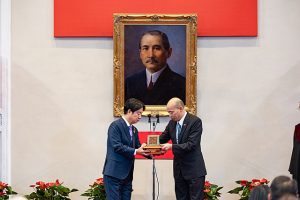 日经亚洲观点：不能指望特朗普会保卫台湾