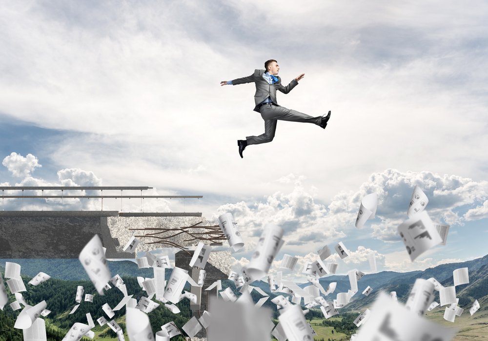 6连跌停逆袭“地天板”，这只光伏妖股发生了什么？