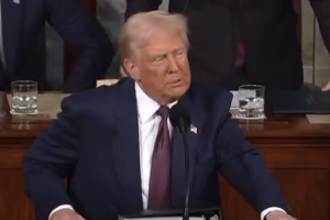 观点：特朗普的政治理念不是美国优先，而是他自己优先