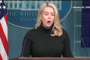 特朗普开始与明尼阿波利斯联邦特工当街枪杀抗议者事件切割