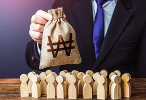 东方甄选(01797.HK)：25/26年中报股东应占溢利2.39亿人民币元，同比扭亏为盈